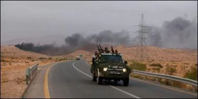 Quelle dcision a t prise par l'ONU concernant les attaques en Lybie ?