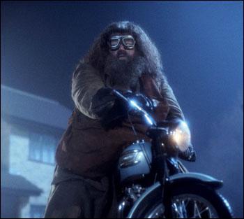 Pour commencer savez-vous avec quelle moto Hagrid a emmen Harry au 4 Privet Drive ?