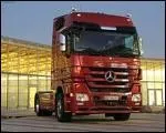 Quel est le nom de ce camion de la marque Mercedes ?