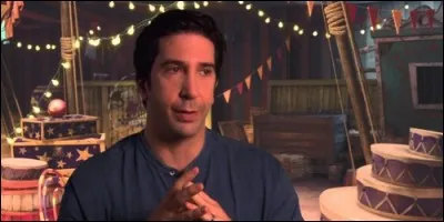 A quel personnage de "Madagascar" David Schwimmer prête-t-il sa voix ?