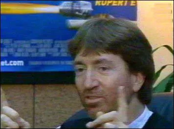 Le hros aux cheveux mi-longs ressemble  son crateur : un clin d'oeil du dessinateur Chingo Araki. Comment s'appelle donc ce modle ?