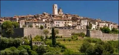 La ''Colombe d'Or'' et les ruelles pavées ont vu passer Matisse, Renoir, Chaplin, Prévert, Giono et beaucoup d'autres. Yves Montand y rencontra Simone Signoret et Marc Chagall y repose pour toujours.