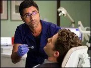 Quel acteur, vu dans Urgences, interprte le compagnon (puis le mari) de Emma ?