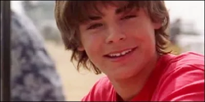 Zac Efron joue le rôle de Cameron Bale dans :