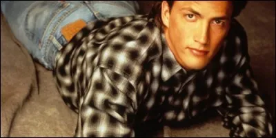 Comment s'appelle Andrew Shue dans "Melrose Place" ?