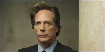 Dans quelle série William Fichtner interprète le rôle de Alexander Mahone ?