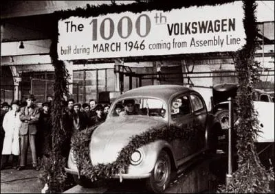 Fonde sur ordre d'Adolf Hitler, Volkswagen sortira en 1938 sa premire voiture, la Coccinelle, conue par...