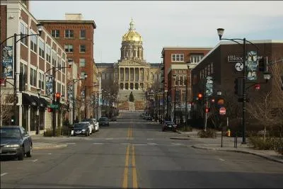 Ville de 203, 433 habitants, c'est la capitale de l'Iowa. De quelle ville s'agit-il ?