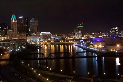 Ville de 787, 033 habitants, c'est la capitale de l'Ohio. De quelle ville s'agit-il ?