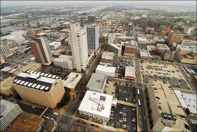 Ville de 193, 524 habitants, c'est la capitale de l'Arkansas. De quelle ville s'agit-il ?