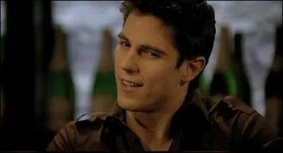 Il est sorti avec Bonnie :