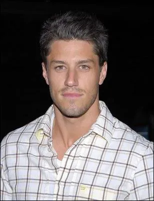 Mais qui est cet homme ?