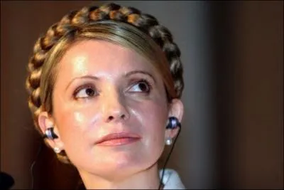 Il n'y a pas beaucoup de femmes révolutionnaires mais il en est une très belle : Ioulia Tymochenko (1960-....). Dans quel pays mena-t-elle la révolution orange avec Viktor Iouchtchenko (1954-....) ?