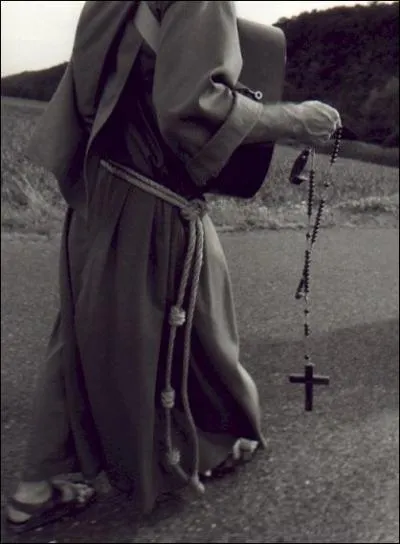 'Aller sur la haquene d'un cordelier' signifie :