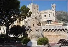 La Principaut de Monaco est enclave dans quel dpartement franais ?