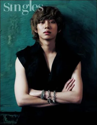 Qui a comme surnom 'Cinderella et Alien' ?