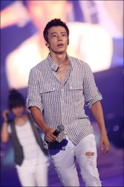 Qui est chanteur et rappeur  la fois ?