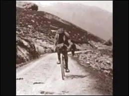 En quelle anne Eugne Christophe le revetit-il pour la 1re fois ?