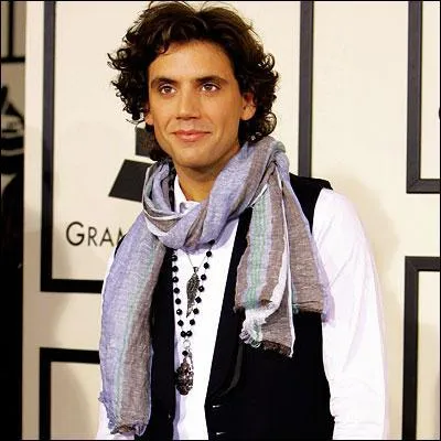 Quand est sortit : 'elle me dit' ?