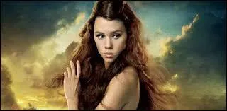 De quelles couleurs est la queue de Syrena ?