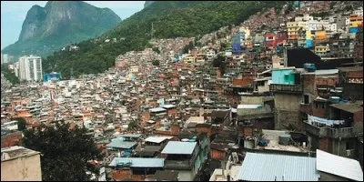 Que sont les favelas de Rio de Janiero au Brésil ?