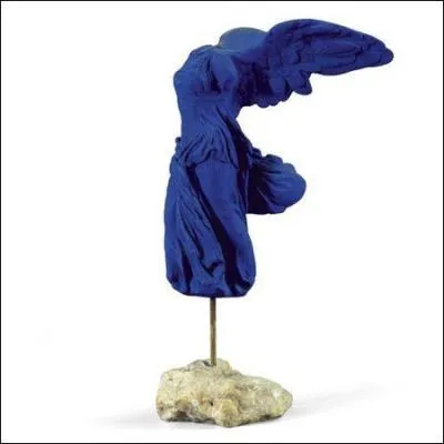 L'Antiquit a aussi inspir Yves Klein,  quelle sculpture cette oeuvre fait-elle rfrence ?