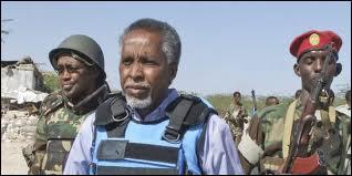 Abdichakour Cheikh Hassan, le ministre de l'intrieur somalien, est dcd vendredi 10 juin 2011, de ses blessures,  la suite d'une attaque-suicide mene  son domicile. Par qui ?