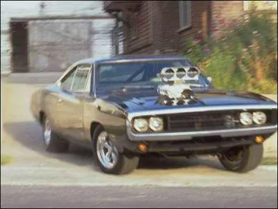 A qui appartient cette voiture ?