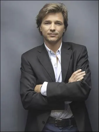 Guy Lagache - Quelle mission prsente-t-il sur M6 depuis 2003 ?