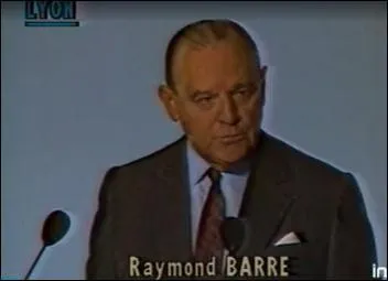 Compltez cette phrase de Raymond Barre : 'La meilleure faon de rsoudre le chmage...