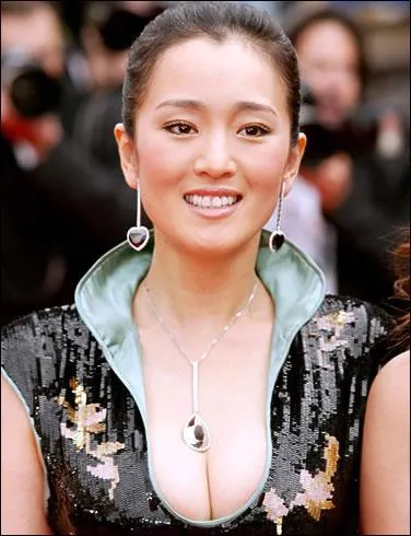 Gong Li - Dans quel film de 2006 a-t-elle pour partenaires Colin Farrell et Jamie Foxx ?