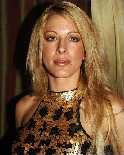 Loana - Quel candidat l'affrontait en finale de  Loft Story  en 2001 ?