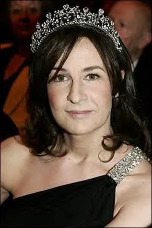 Valrie Lemercier - Dans le sketch 'L'cole des fans', comment se prnomme la petite fille qu'elle incarne ?