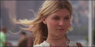 Dans quelle série Clémence Poésy interprète le rôle d'Eva Coupeau ?