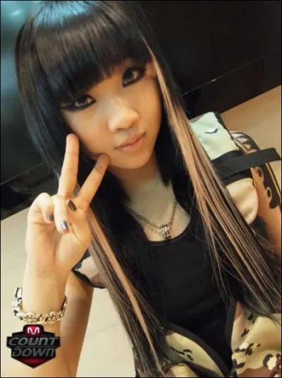 Qui est la rappeuse secondaire et la danseuse principale ?