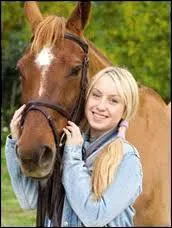 Comment s'appelle l'actrice qui joue Stevie ?