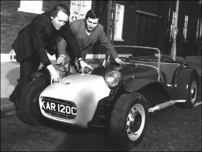 De quelle marque est cette voiture que l'on peut voir dans 'Le prisonnier' ?