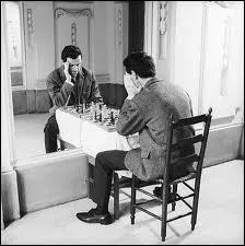 Au jeu d'checs comment se dplace le fou ?