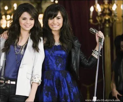 Quelle chanson a t compose par Selena Gomez et Demi Lovato pour le film ?