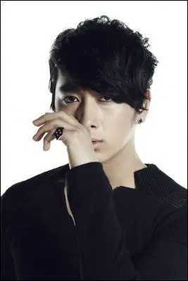 De quel groupe fait-il partie ?