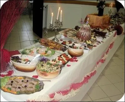 Pour le repas qui suivera, on pourra tre servi  table ou on pourra se servir ...