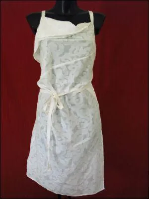 La jeune femme portera une jolie ... .