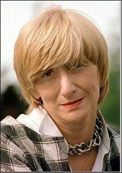 Ne le 21 mai 1935, crivain et dramaturge, elle a cr 'Bonjour tristesse', 'Aimez-vous Brahms... ', 'Chteau en Sude', 'La Chamade'