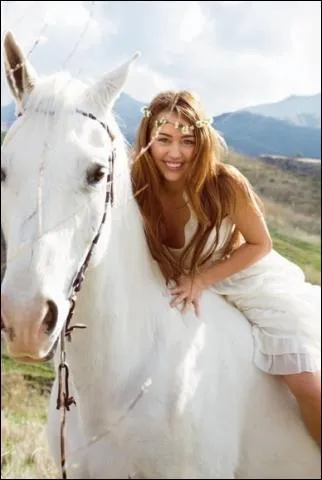 Comment s'appelle le cheval de Miley dans Hannah Montana ?