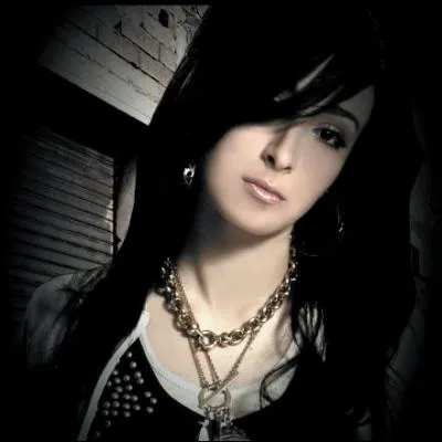 Pourquoi a t-elle crit la chanson 'appelez-moi Kenza' ?