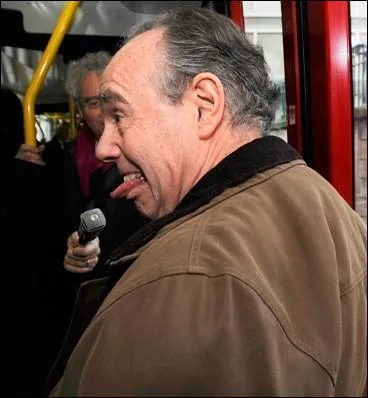 Ministre de la culture et de la communication ... un coup  droite, un coup  gauche