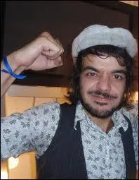 Et lui comment s'appelle t-il ?