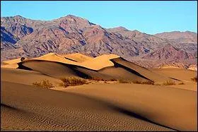 La valle de la mort est le lieu le plus ... des Etats-Unis.