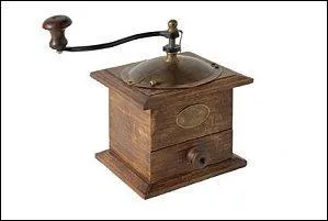 Je collectionne les moulins  cafs, je suis... .