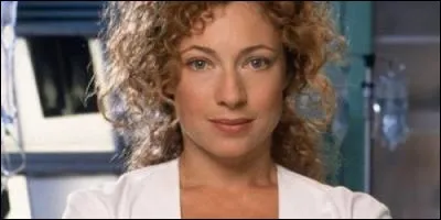 Qui interprète le rôle d'Elizabeth Corday dans "Urgences" ?